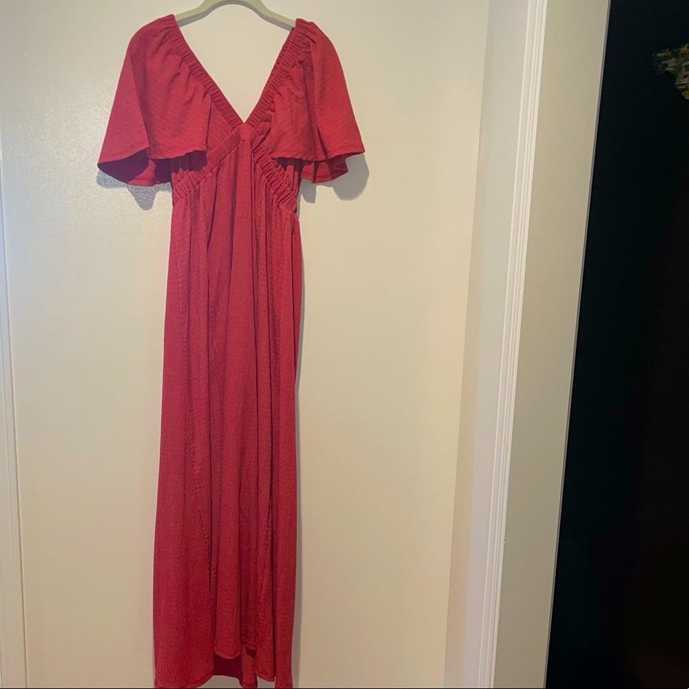 Gorgeous crimson warm colored, warm weather type Dress.